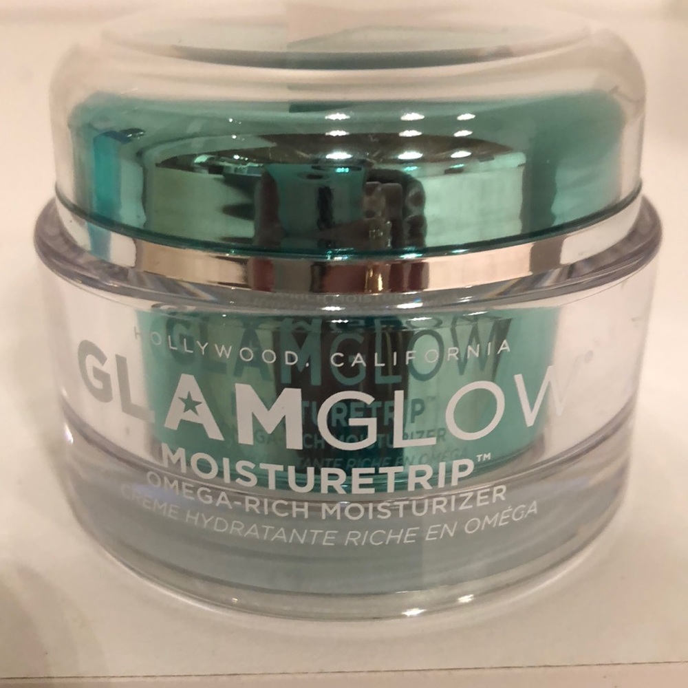 Glam glow moisture trip